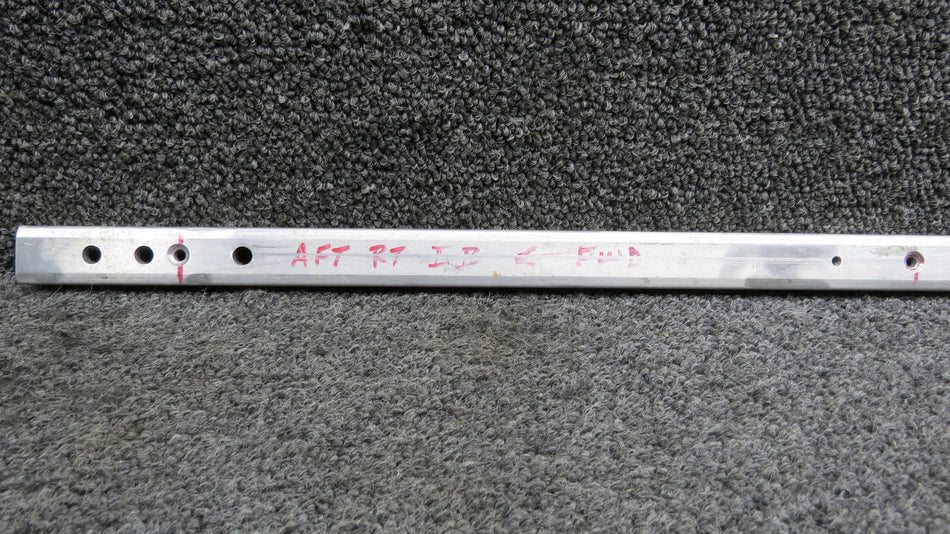 25467-000 Piper PA30 Inboard Center Seat Rail Track