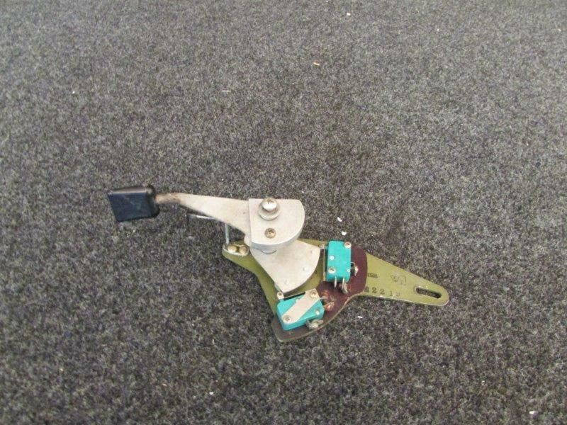 5115217-15 & 5115218-7 Cessna 421B Lever & Knob Assy Flap Pre Select BAS Part Sales | Airplane Parts