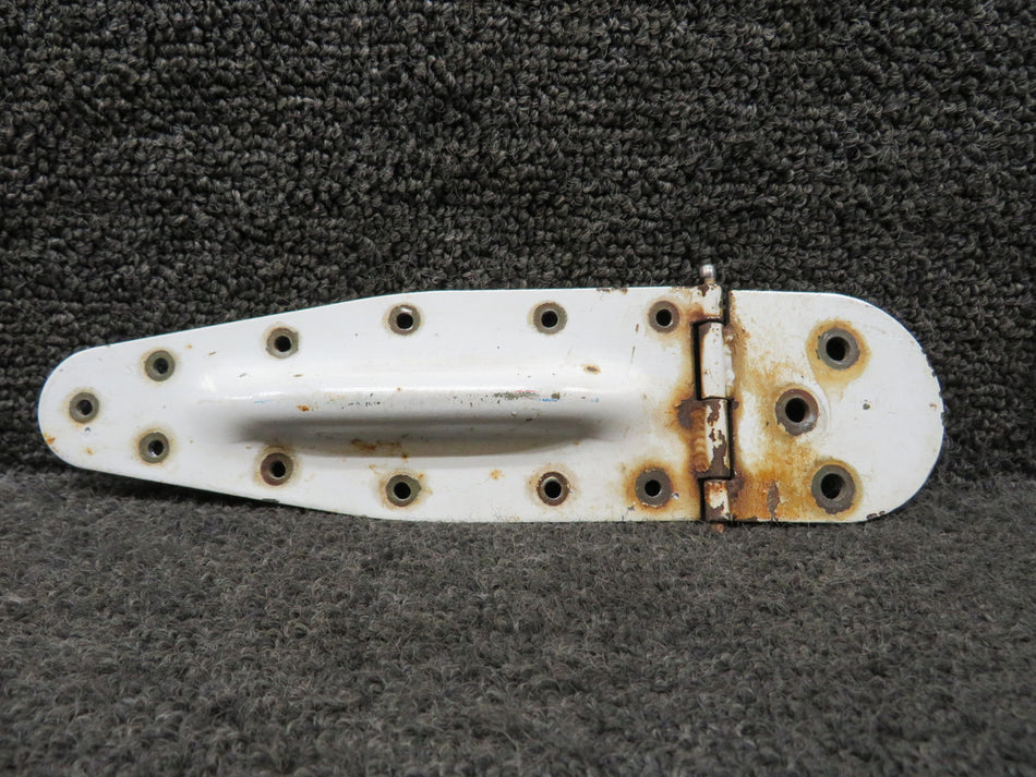 0517019-2 Cessna 172N Lower Cabin Door Hinge Assembly RH (Rust)