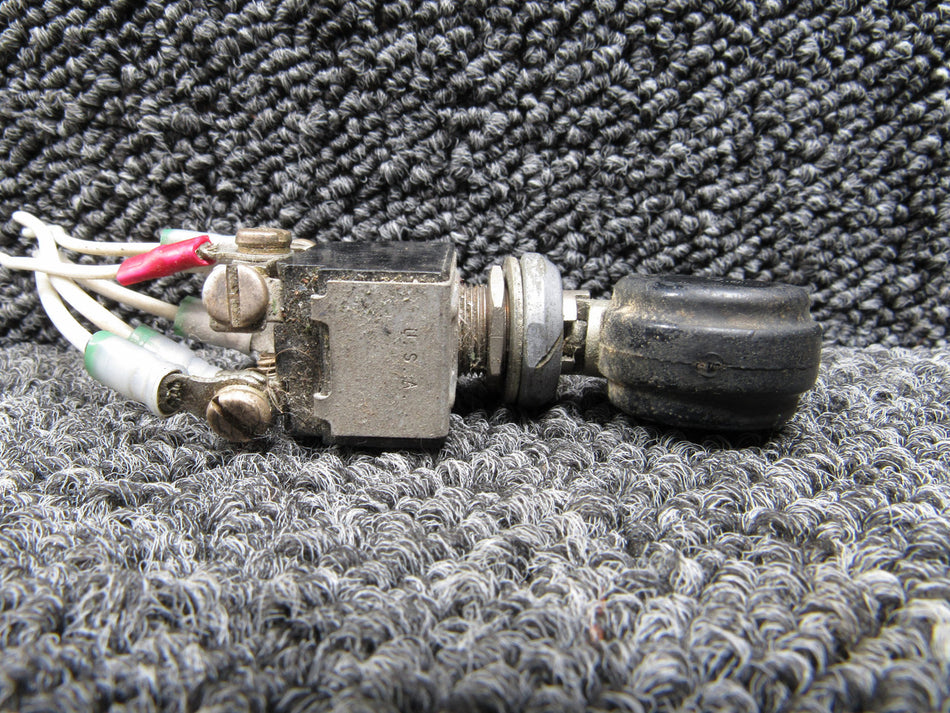 MS25126-E1 (Alt: 8858K43) Cutler-Hammer Toggle Switch