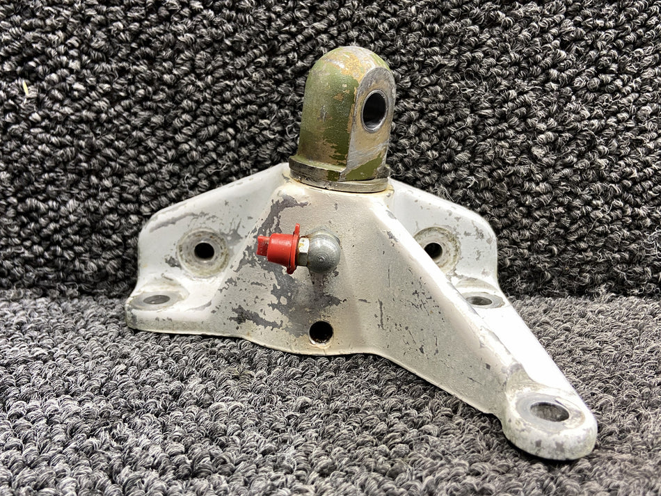 95643-009 (Casting: 95363) Piper PA32R-301 Main Gear Retract Truss Bracket RH