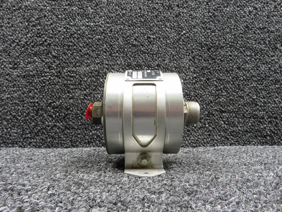 410B-15L-389 Meletron 410 Pressure Actuated Switch Volts: 28 Amps: 0.5
