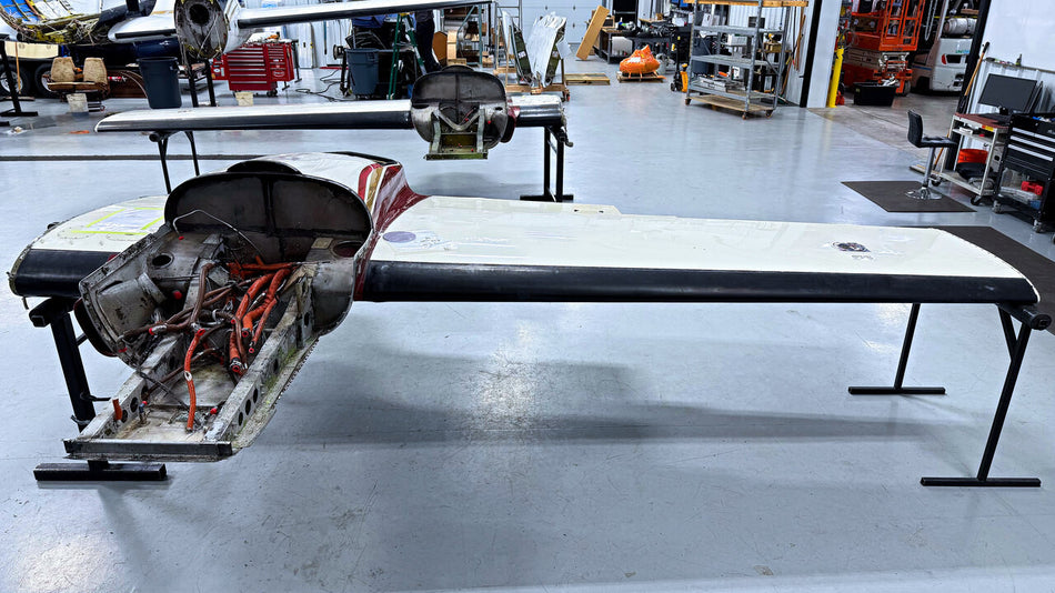 5122005-1 Cessna 421C Wing Structure LH with Nacelle Tank
