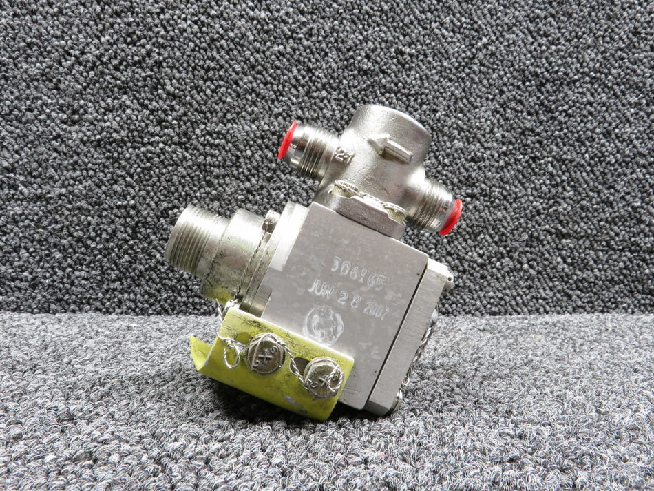 3268014-0201 (Alt: 9912031-6) Meggitt Avionics Fuel Flow Transmitter with Mount