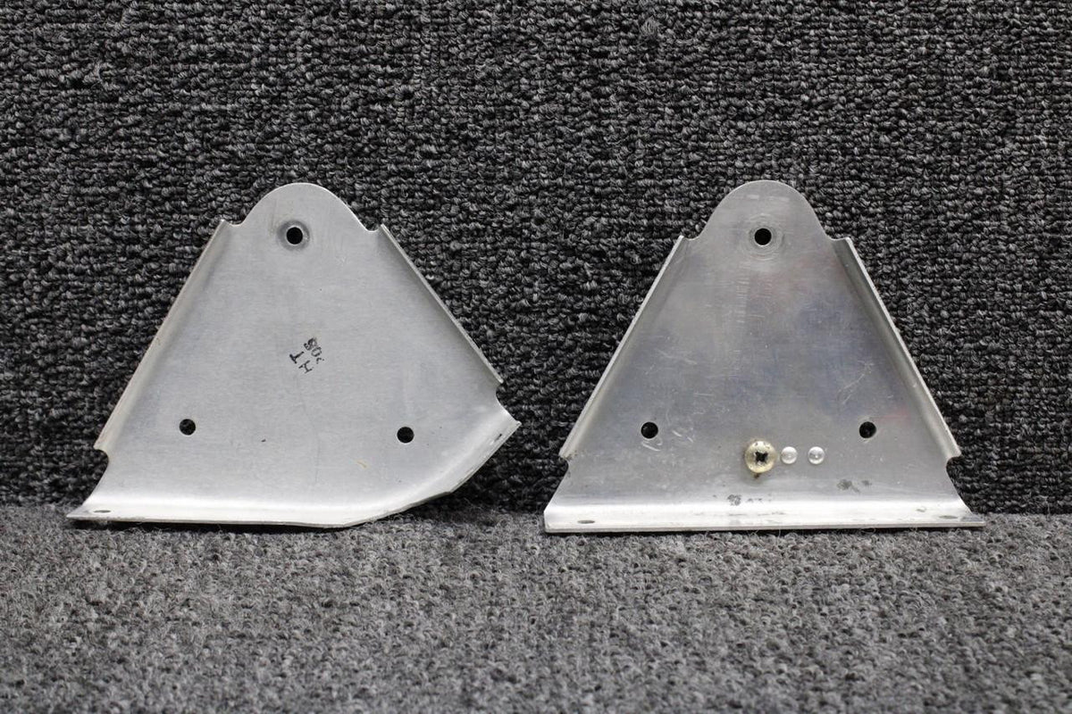 Piper Aircraft Parts 65633-000, 65635-000 Piper PA28RT-201T Stabilator Trim Wheel Bracket Assembly