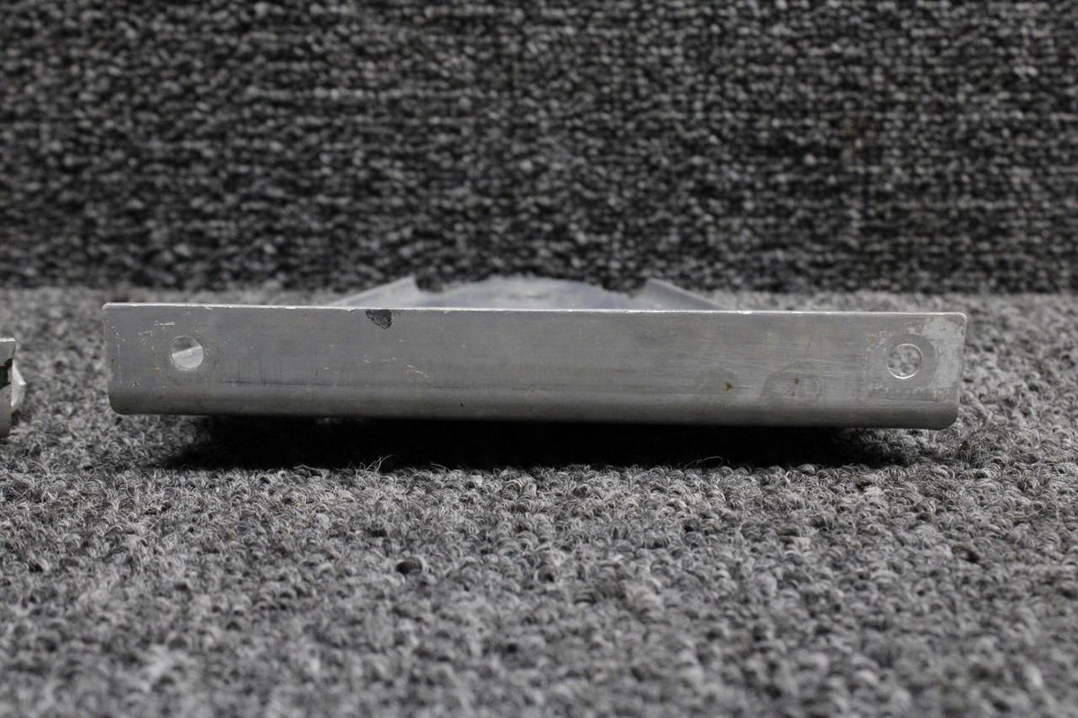 Piper Aircraft Parts 65633-000, 65635-000 Piper PA28RT-201T Stabilator Trim Wheel Bracket Assembly