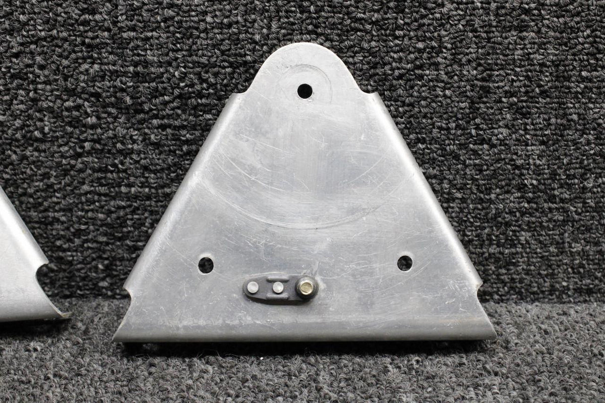Piper Aircraft Parts 65633-000, 65635-000 Piper PA28RT-201T Stabilator Trim Wheel Bracket Assembly