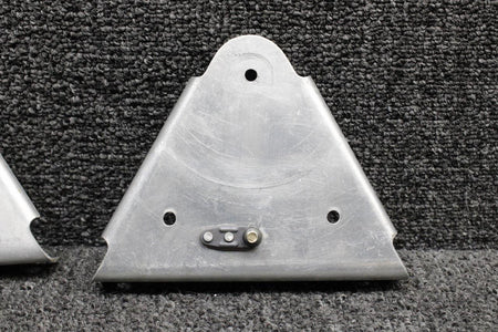 Piper Aircraft Parts 65633-000, 65635-000 Piper PA28RT-201T Stabilator Trim Wheel Bracket Assembly