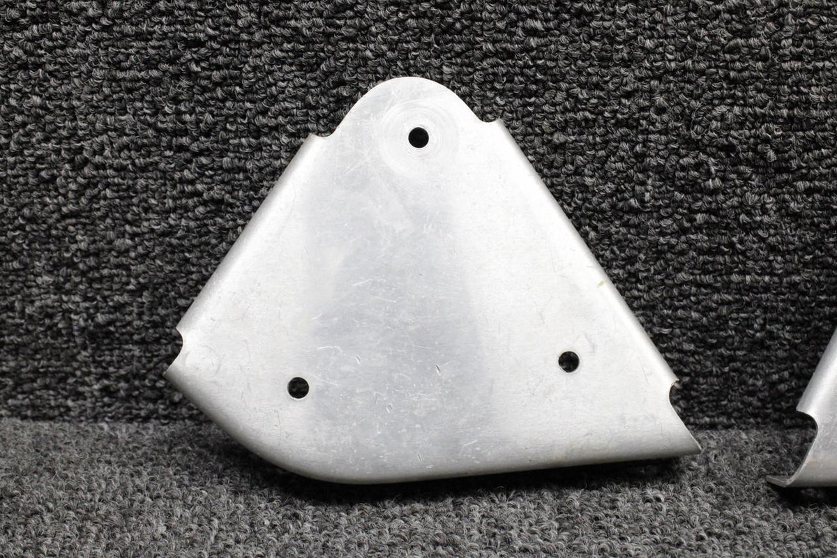 Piper Aircraft Parts 65633-000, 65635-000 Piper PA28RT-201T Stabilator Trim Wheel Bracket Assembly