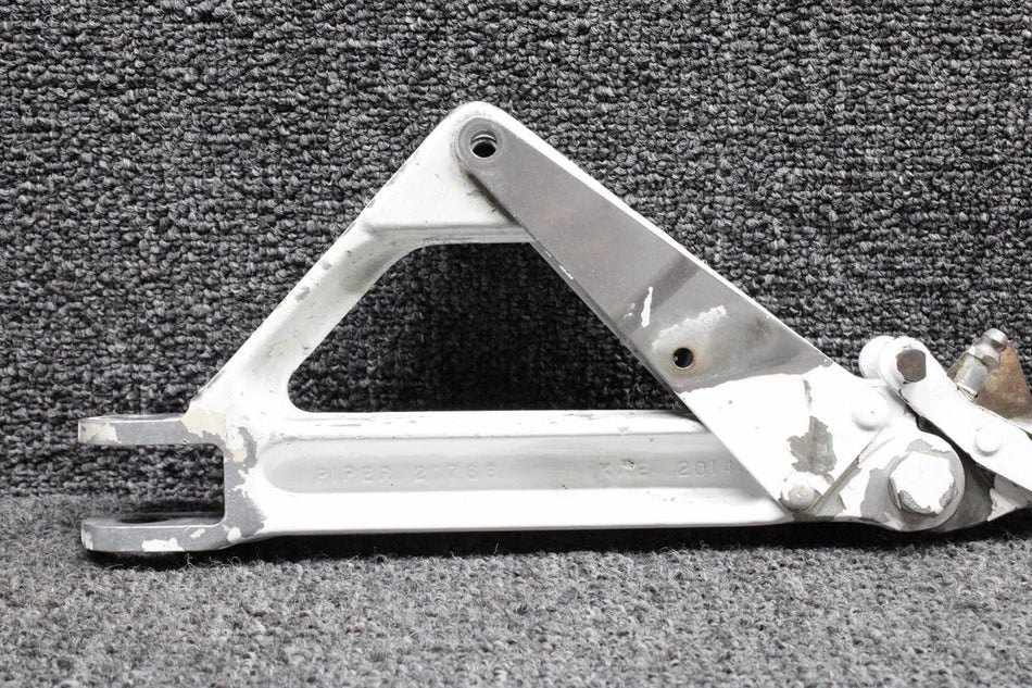 Piper Aircraft Parts 67025-005, 67797-004 Piper PA28RT-201T Main Gear Truss LH with Link