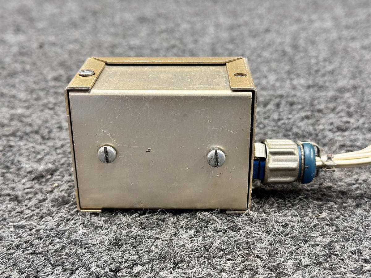 Edo-Aire / Mitchell  1A526-1 Edo-Aire Mitchell Autopilot Relay Box (28V)