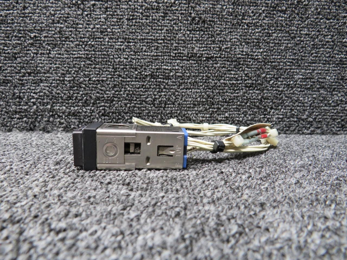 Aerospace M22885/1084018 (Alt: 95-40-18) Aerospace Pilot AP/YD Off Annunciator Switch