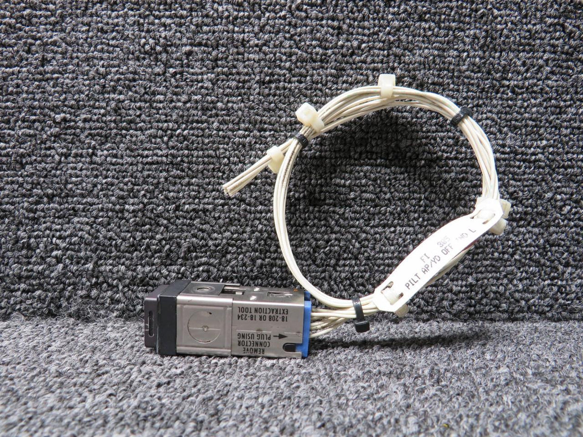 Aerospace M22885/1084018 (Alt: 95-40-18) Aerospace Pilot AP/YD Off Annunciator Switch