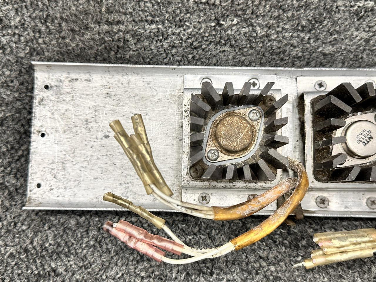 Beechcraft Parts 002-364042-13, 2N3055 Beechcraft 58 Light Dimmer w Transistors and Coolers