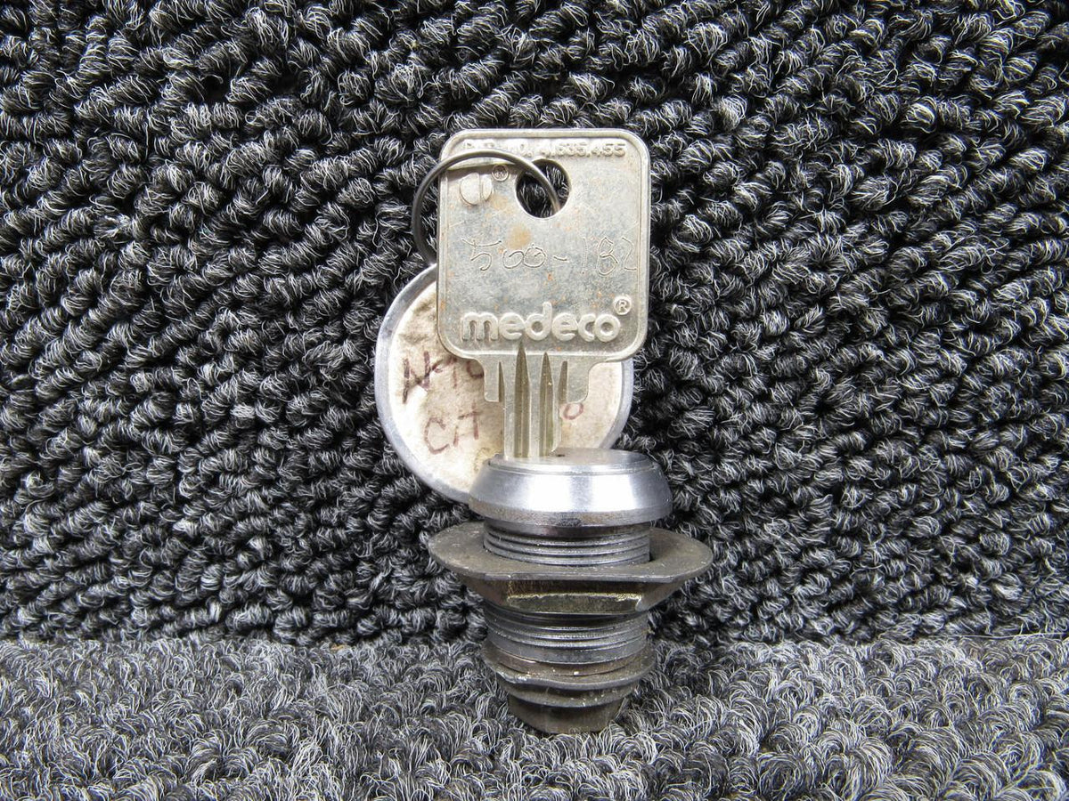 Cessna Aircraft Parts XW2500 Cessna C-500 Cabin Door Lock with Key