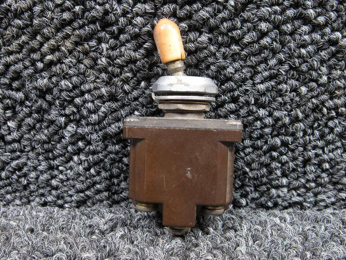 Cutler-Hammer 8501K4 (Alt: MS24524-23) Cutler-Hammer Maintained Toggle Switch