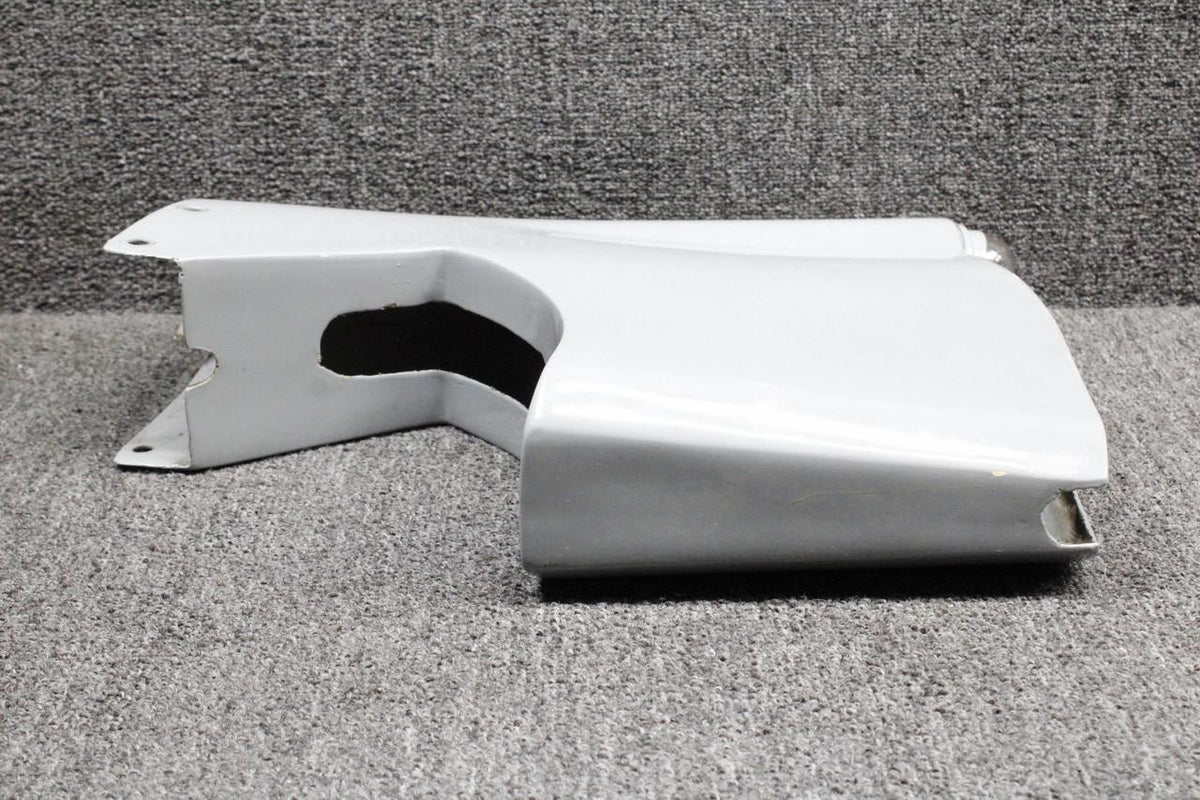Piper Aircraft Parts 38402-005, A2064-1073 Piper PA28RT-201T Aft Vertical Fin Tip with Light