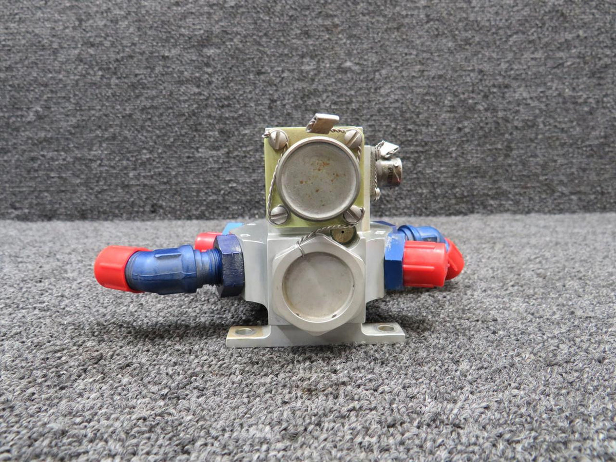 Sterer 65680 Sterer 3 Position-4 Way Solenoid Operated Selector Valve (Minor Rust)