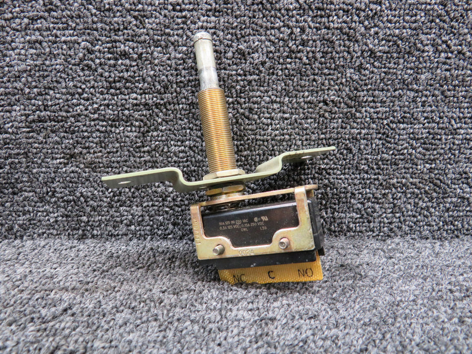 MS25008-1 (Alt: DT-2R-A7) Micro Switch Landing Gear Limit Switch with Bracket