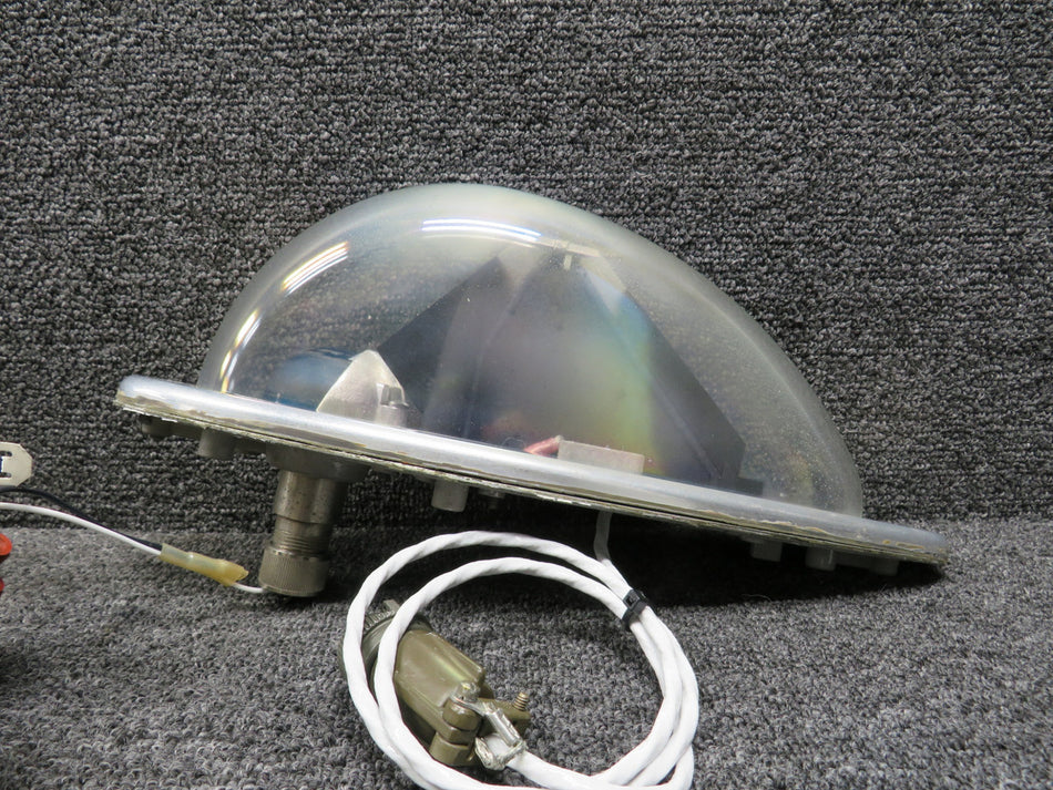 01-0790206-04 Whelen 90206 Light Assembly RH, 28V 1 Amp (Cloudy Lens)