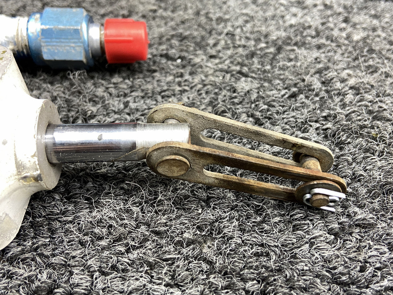 5727110-2 (Use: 5727110-8) Cessna 421C Nose Gear Unlock & Sequence