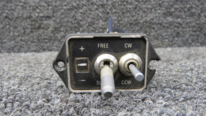 071-1242-06 Bendix King KA-51B Slaving Accessory 28 Volts (Damaged Mount Holes)
