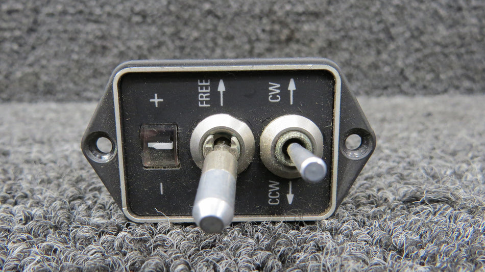 071-1242-01 Bendix King KA-51B Slaving Accessory Switch (Cracked Ear)