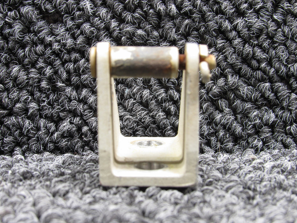 0851781-18 Cessna 421C Wing Locker Baggage Door Latch Assembly