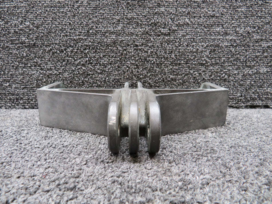 6631104-16 Cessna Citation 560XL Lower Scissor Fitting