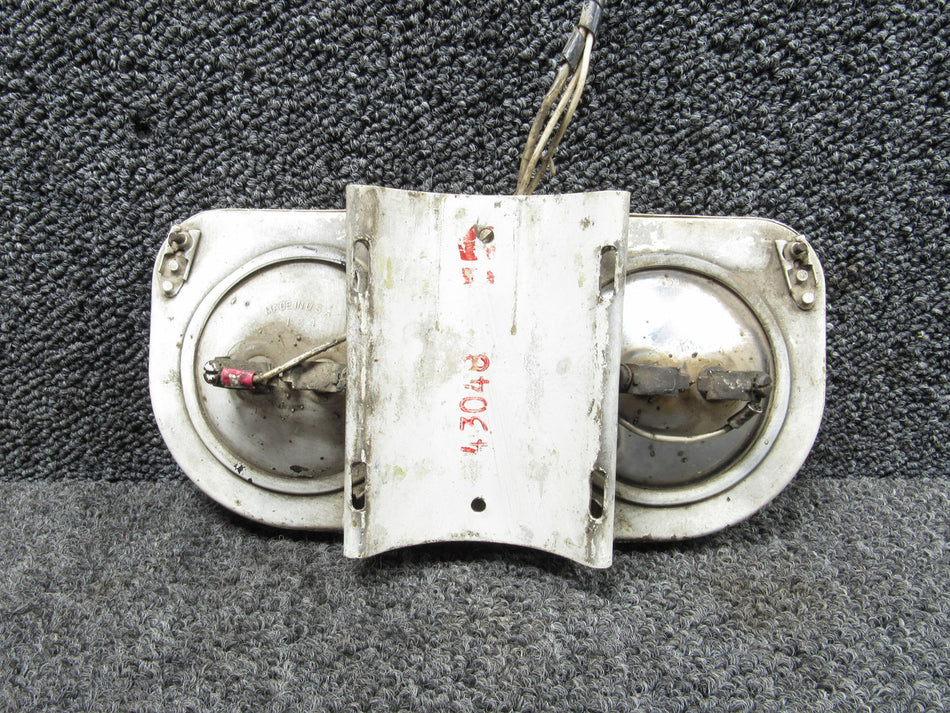 96240-000 Piper PA-34-200 Landing Light Assembly with Bracket