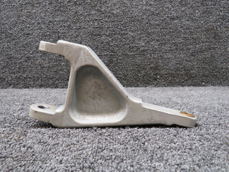 752-914 (Use: 31805-006) (Cast: W-G50699-A) Piper PA23-160 Landing Gear Scissor
