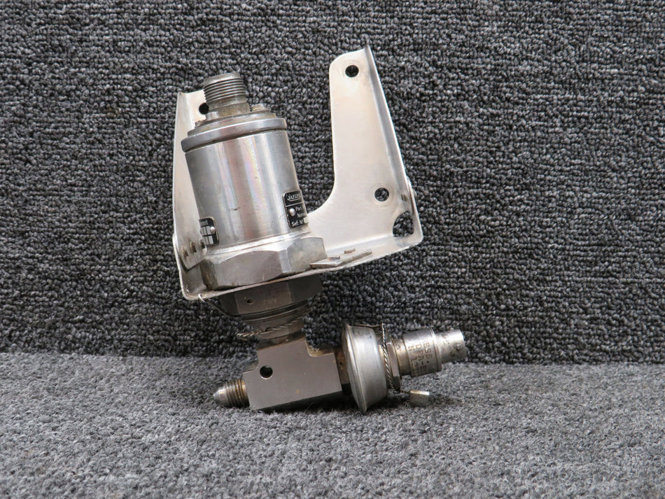 64251-200-1 Jaeger Oil Pressure Transmitter with Mount and Modifications (26V)