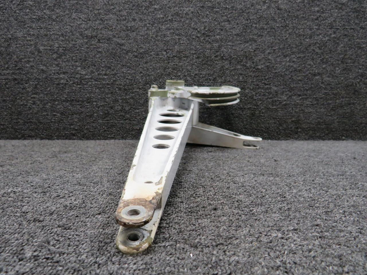 Cessna Citation 6662101-13 Cessna Citation 560XL Inboard Flap Bellcrank Assembly LH