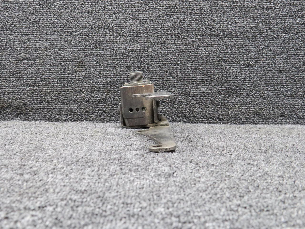 Cessna Aircraft Parts C40010 (Weu: C40179) Cessna 340A De-Ice Brush Block with Bracket (Core)