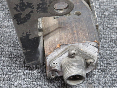 Cessna Aircraft Parts C40010 (Weu: C40179) Cessna 340A De-Ice Brush Block with Bracket (Core)