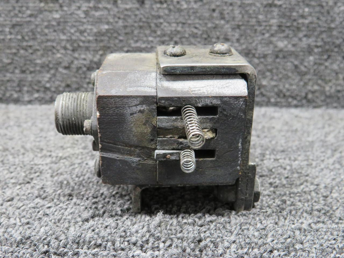 Cessna Aircraft Parts C40010 (Weu: C40179) Cessna 340A De-Ice Brush Block with Bracket (Core)