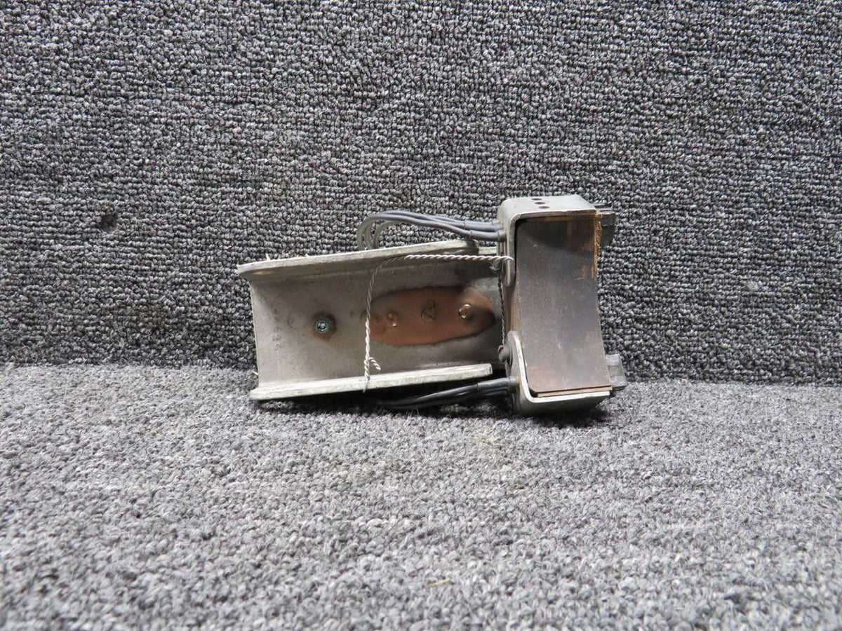Cessna Aircraft Parts C-40010 (Weu: C-40179) Cessna 340A De-Ice Brush Block with Bracket