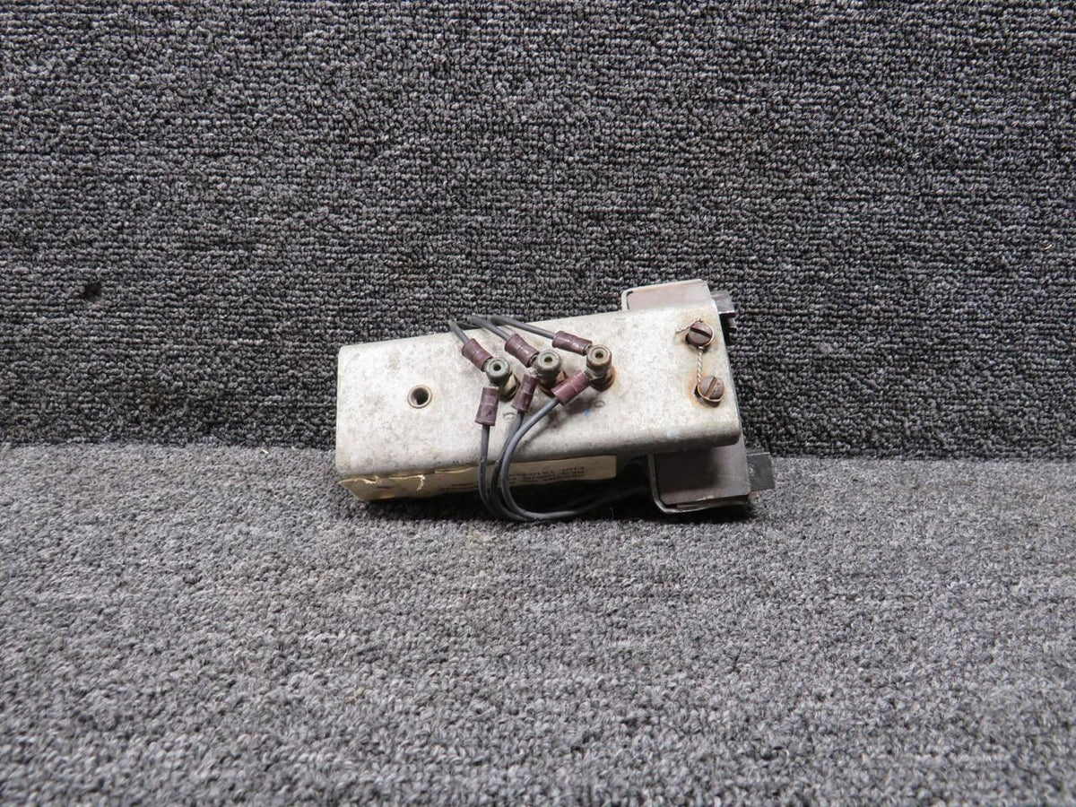 Cessna Aircraft Parts C-40010 (Weu: C-40179) Cessna 340A De-Ice Brush Block with Bracket