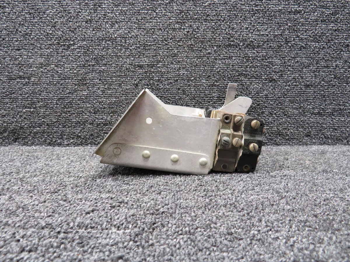 Beechcraft Parts 95-364011 Beech 55C Landing Gear Limit Switch with Bracket
