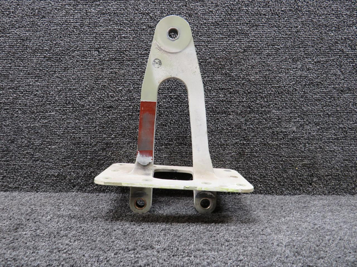 Cessna Citation 6631105-4 (Use: 6631105-12) Cessna Citation 560XL Attach Lug Assembly RH