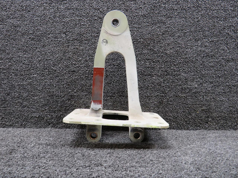 Cessna Citation 6631105-4 (Use: 6631105-12) Cessna Citation 560XL Attach Lug Assembly RH
