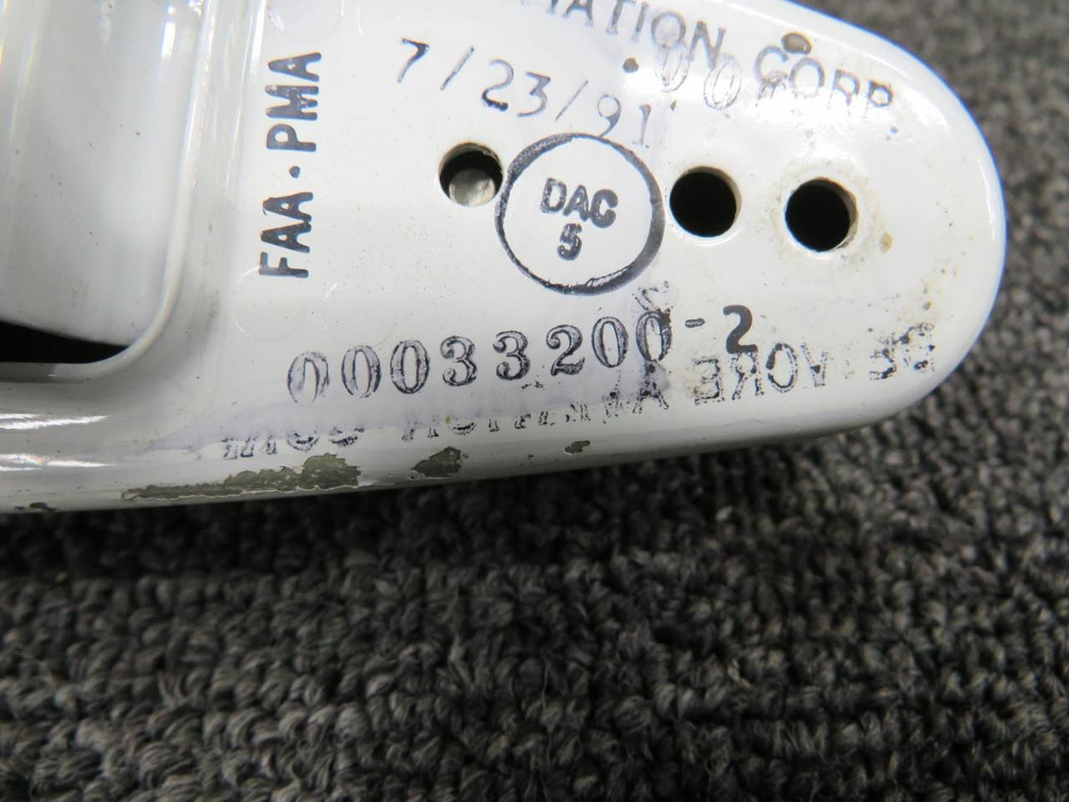 Beechcraft Parts 00033200-2 Beechcraft Logo Light Assembly Volts: 28 (Minus One Bulb)