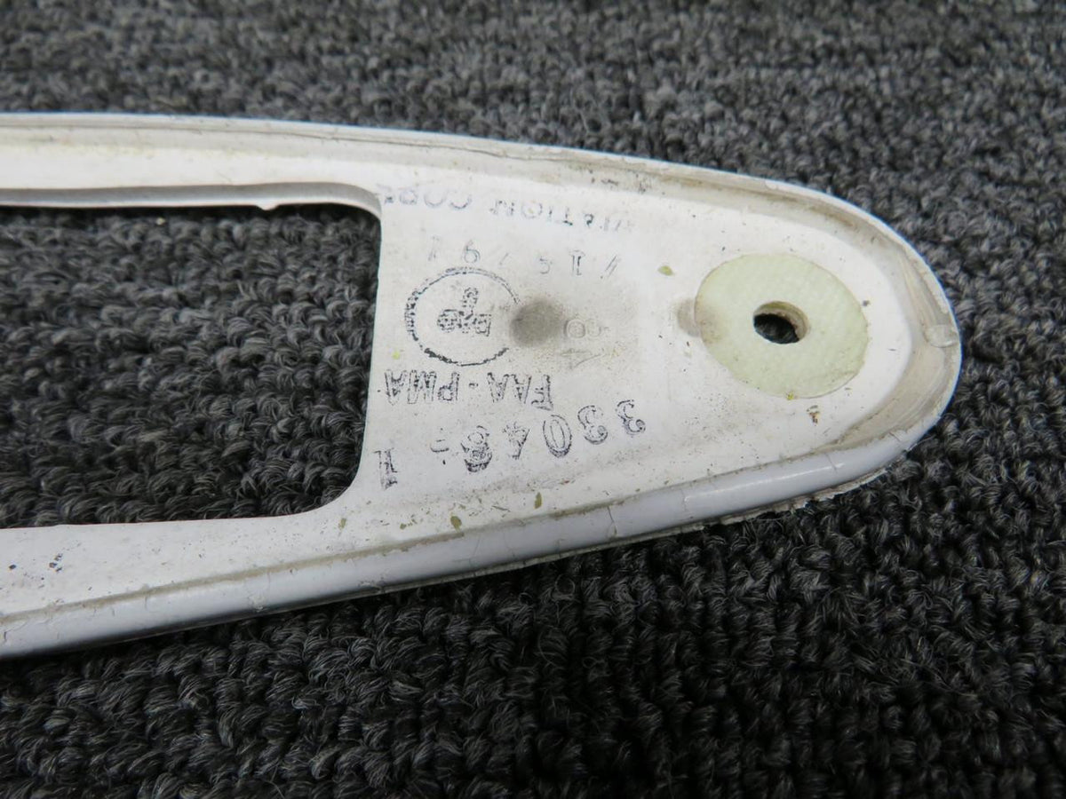 Beechcraft Parts 00033200-2 Beechcraft Logo Light Assembly Volts: 28 (Minus One Bulb)