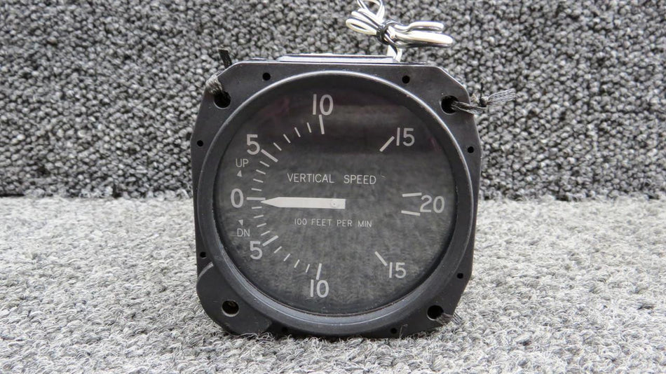 United Instruments 7000-C32 (Alt PN: C661080-0101) United Instruments Vertical Speed Indicator