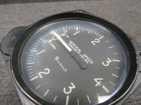 Weston 22-204-02-A (Alt: 50-384073) Weston Vertical Speed Indicator (Cloudy Screen)