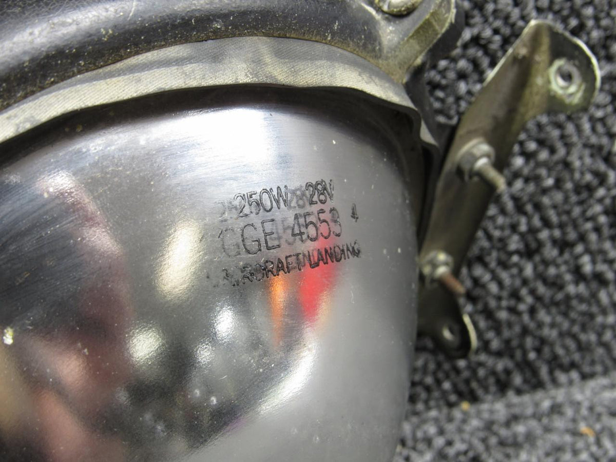 Hawker 4553 Hawker DH-125-1A Sealed Beam Landing Lamp with Mounting Bracket