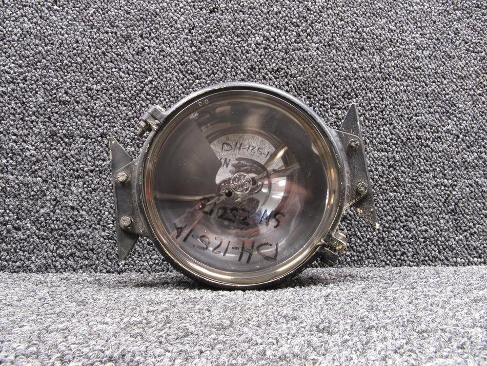 Hawker 4553 Hawker DH-125-1A Sealed Beam Landing Lamp with Mounting Bracket