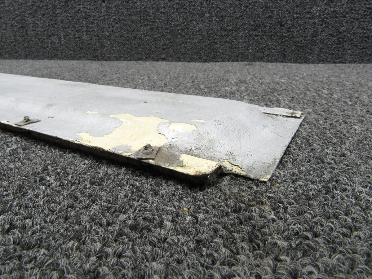 Cessna Aircraft Parts 0813088-2 Cessna 310R Nose Gear Door Assembly RH