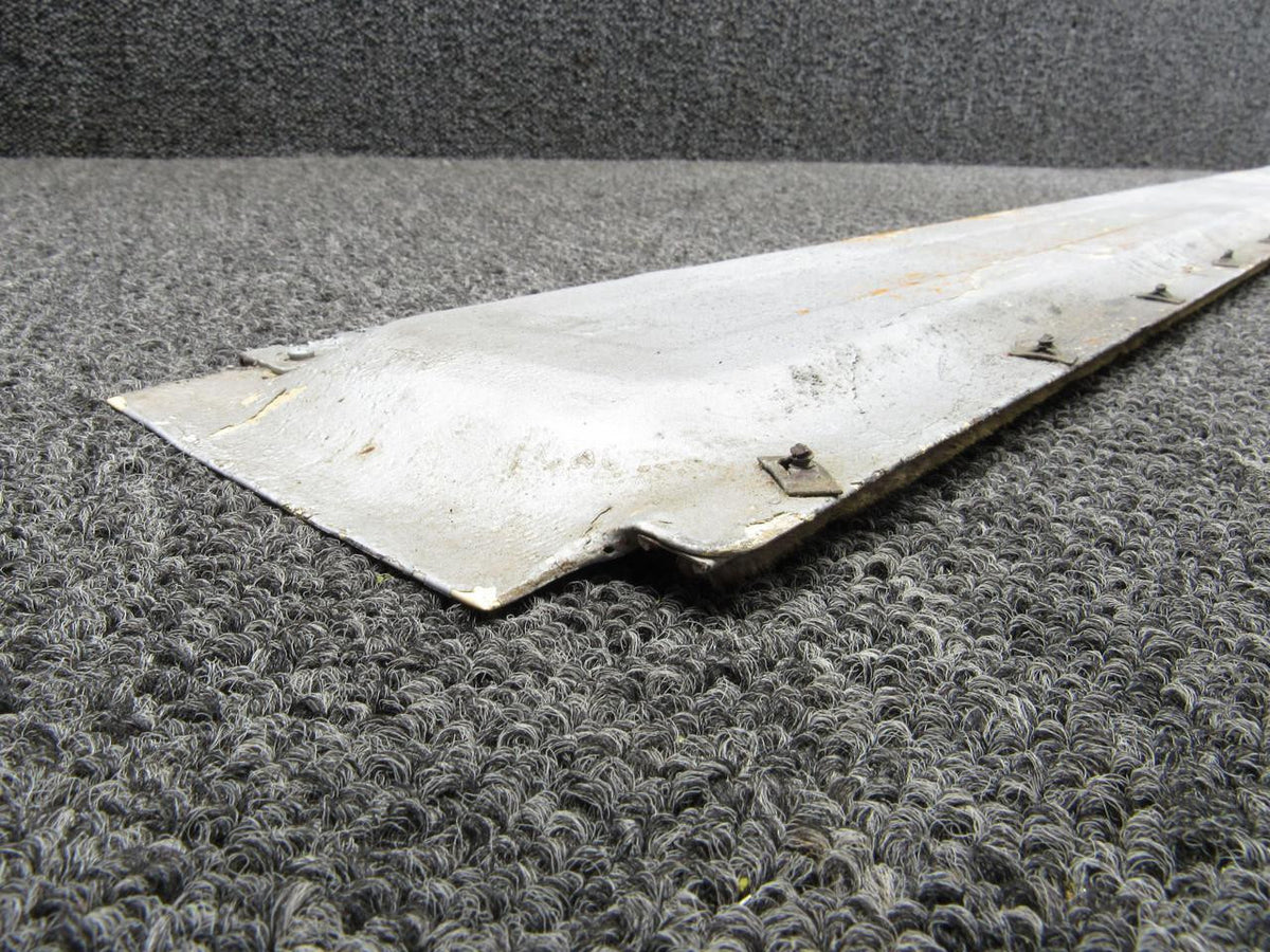Cessna Aircraft Parts 0813088-2 Cessna 310R Nose Gear Door Assembly RH