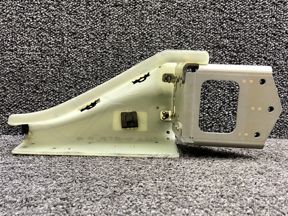29670-002, 27121-001 Cirrus SR22T Rocket Shield with Mounting Bracket